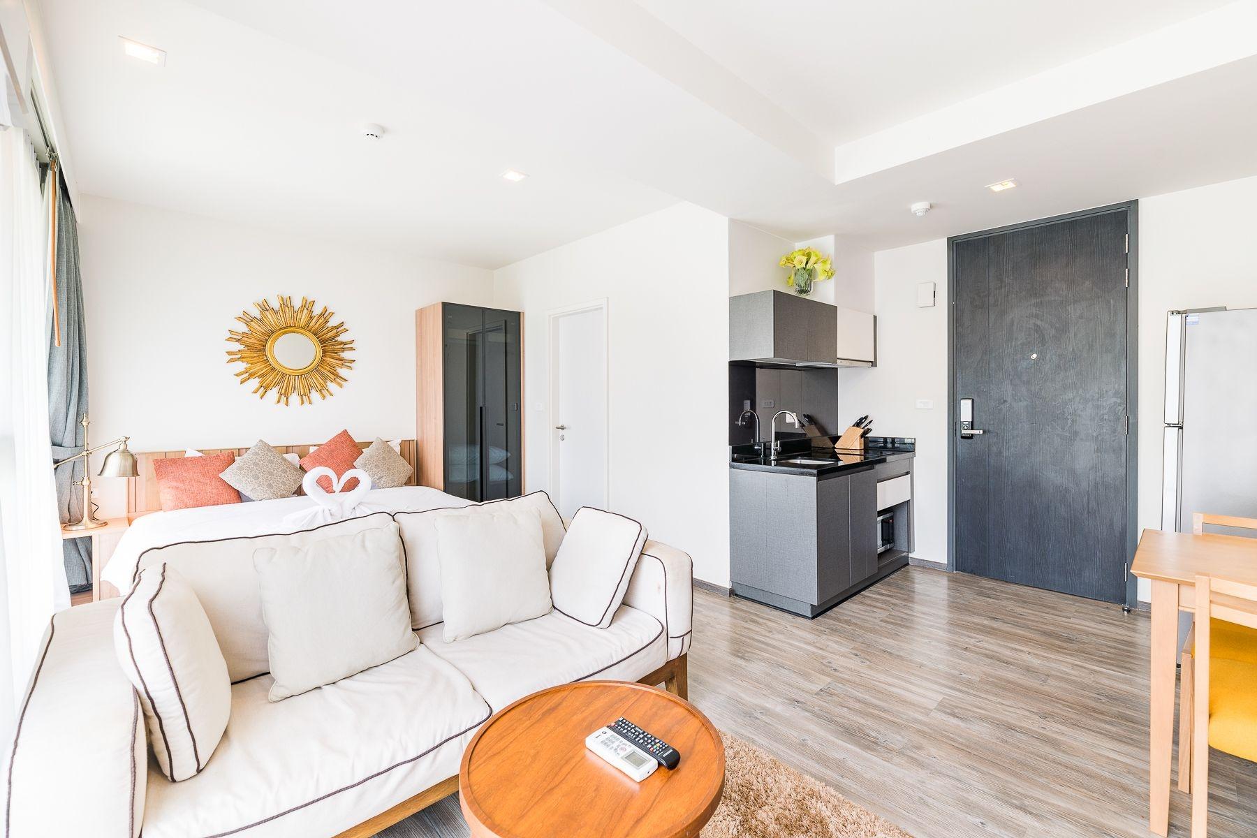 The Deck Condo Patong By Vip Exterior photo